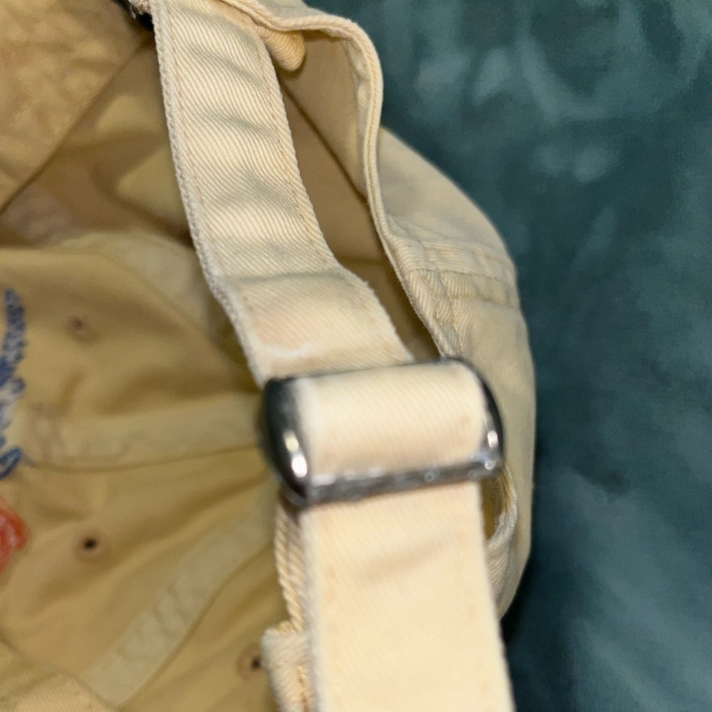 Cape Hatter yellow hat - Picture 3 of 8